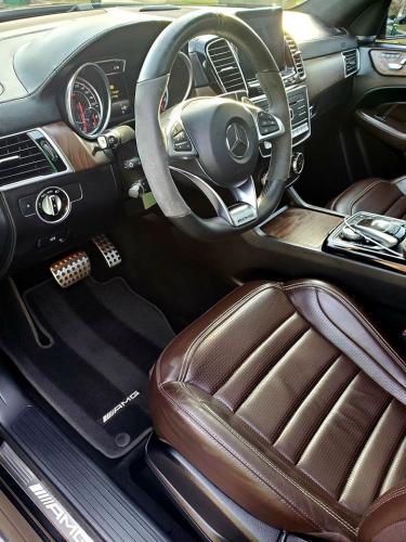 Interior Detail Full4